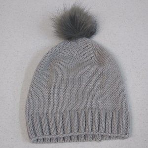 Serra Women's Beanie One Size Knit Gray w/ Faux Fur Pom Pom - Gray